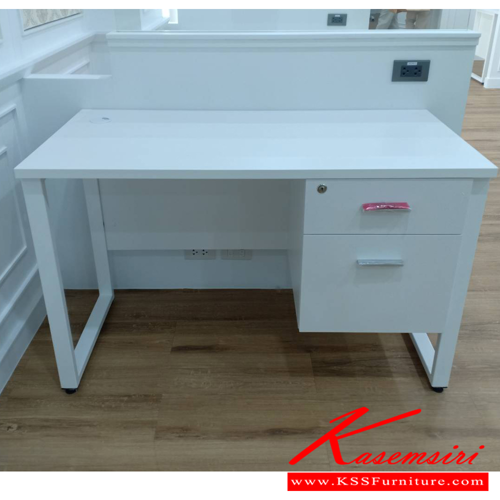 51003::VC-SD120A (ขาวล้วน)::โต๊ะทำงานขาเหล็ก ขนาดโต๊ะ ก120 *ล60*ส75 ซม.  ท๊อป 25 มิล เอทท๊อป 2 มิล ลิ้นชัก. 42 ซม.  ขาโต๊ะ2 * 1 นิ้ว ขาเหล็กพ่นสี บังตาไม้ วีซี โต๊ะทำงาน
