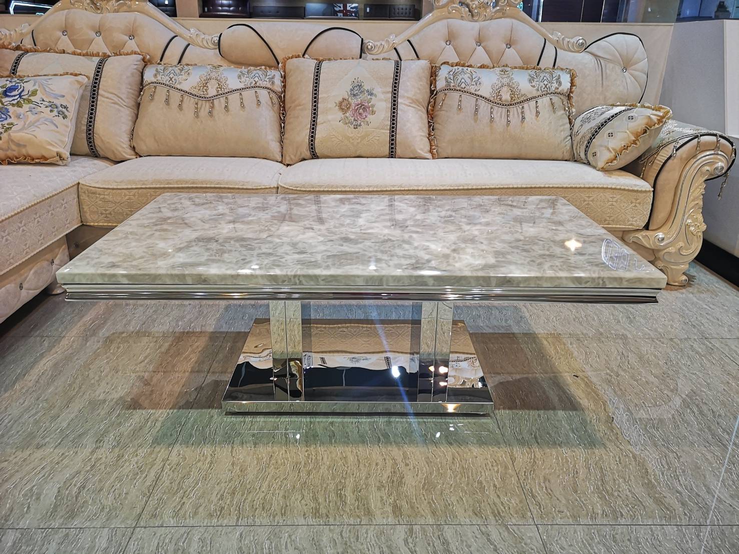 79038::MARVIN::โต๊ะกลางหน้าหิน รุ่น MARVIN (มาร์วิน) ขนาด ก1300xล700xส450 มม. หน้าท็อปเป็นหินสังเคราะห์ปิดผิว ขาเหล็กชุบโครเมี่ยม เบสช้อยส์ โต๊ะกลางโซฟา