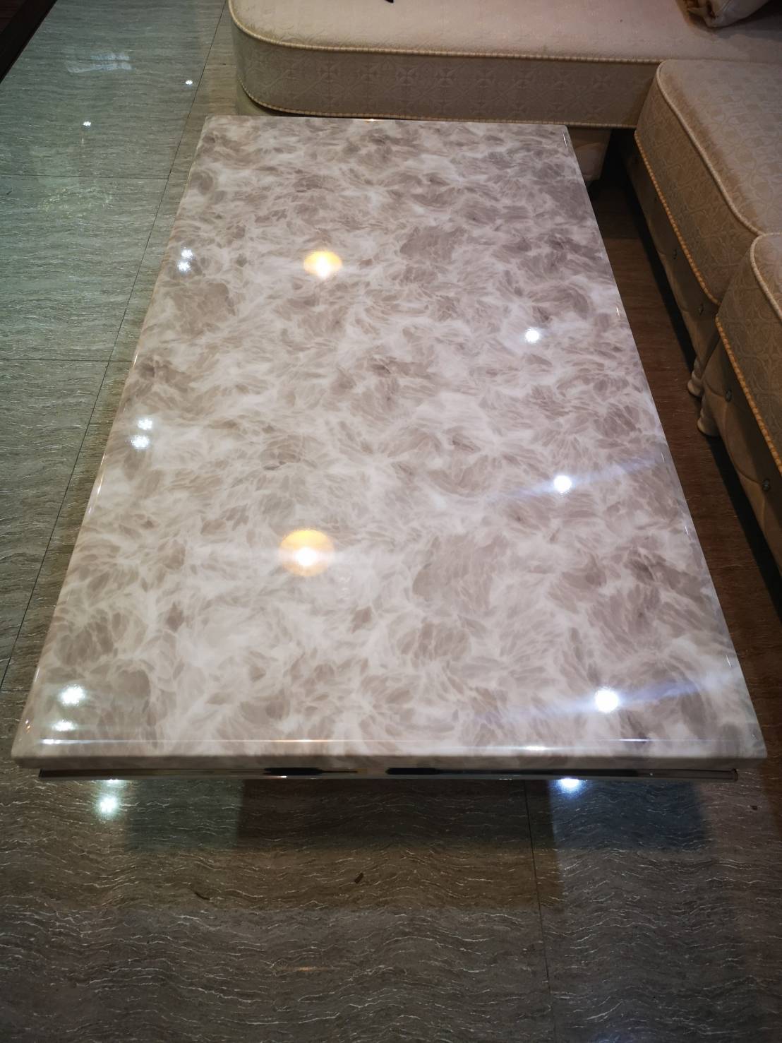 79038::MARVIN::โต๊ะกลางหน้าหิน รุ่น MARVIN (มาร์วิน) ขนาด ก1300xล700xส450 มม. หน้าท็อปเป็นหินสังเคราะห์ปิดผิว ขาเหล็กชุบโครเมี่ยม เบสช้อยส์ โต๊ะกลางโซฟา