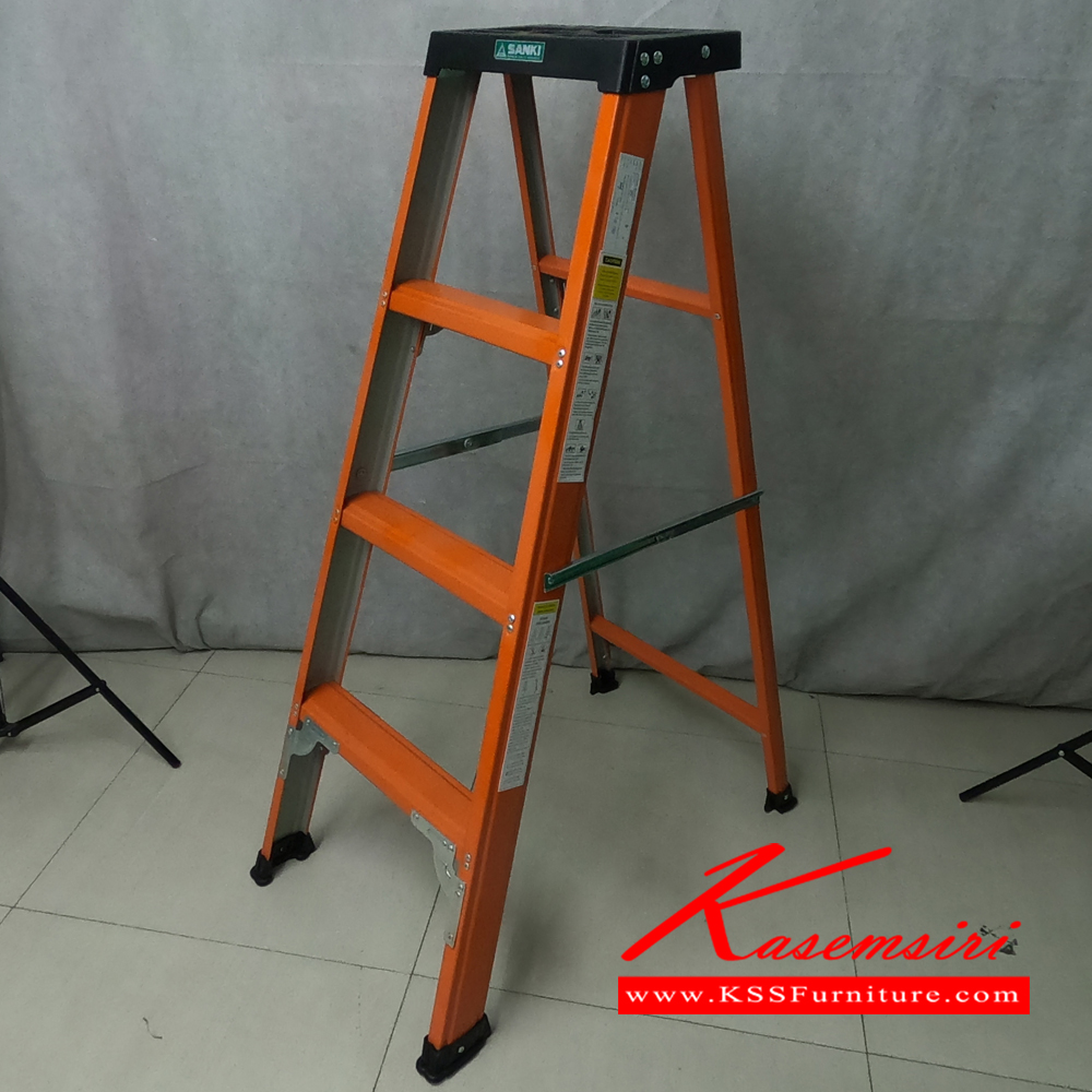 75063::LD-TPP(บันไดเหล็กเคลือบสี)::บันไดเหล็กเคลือบสีแบบมีถาดวางอุปกรณ์ LD-TPP04(4ฟุต),LD-TPP05(5ฟุต),LD-TPP06(6ฟุต),LD-TPP07(7ฟุต),LD-TPP08(8ฟุต) เลือกได้2สี (สีส้ม,สีน้ำเงิน) ผลิตจากสังกะสีเคลือบสี (PPGI) คุณภาพสูง รับน้ำหนักสูงสุด 100กก. 