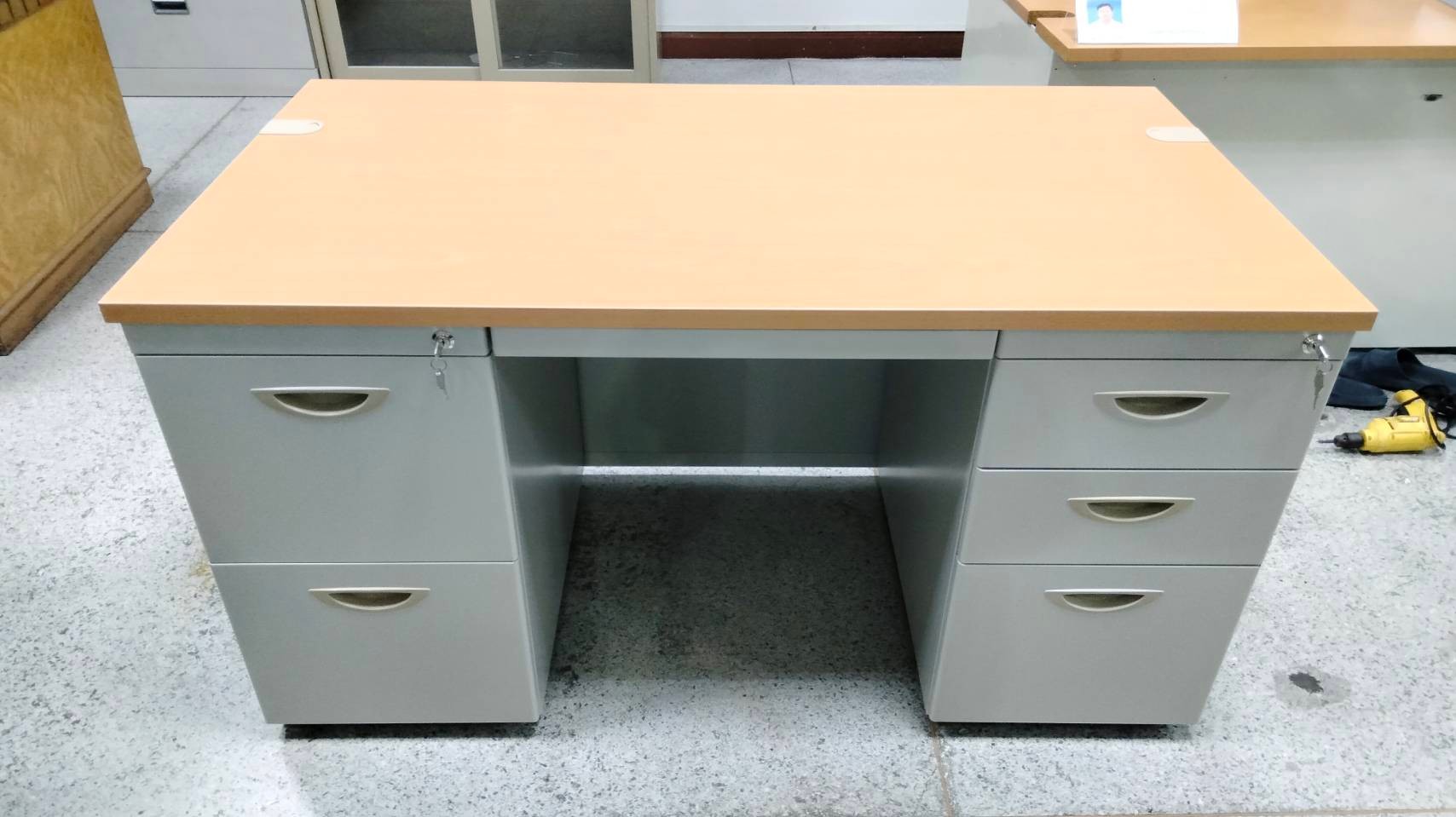 49046::D23-75140-60-90180::A Lucky metal table with 2 drawers on left, 3  drawers on right and melamine laminated sheet on top surface. Available in 3 sizes. LUCKY Steel Tables