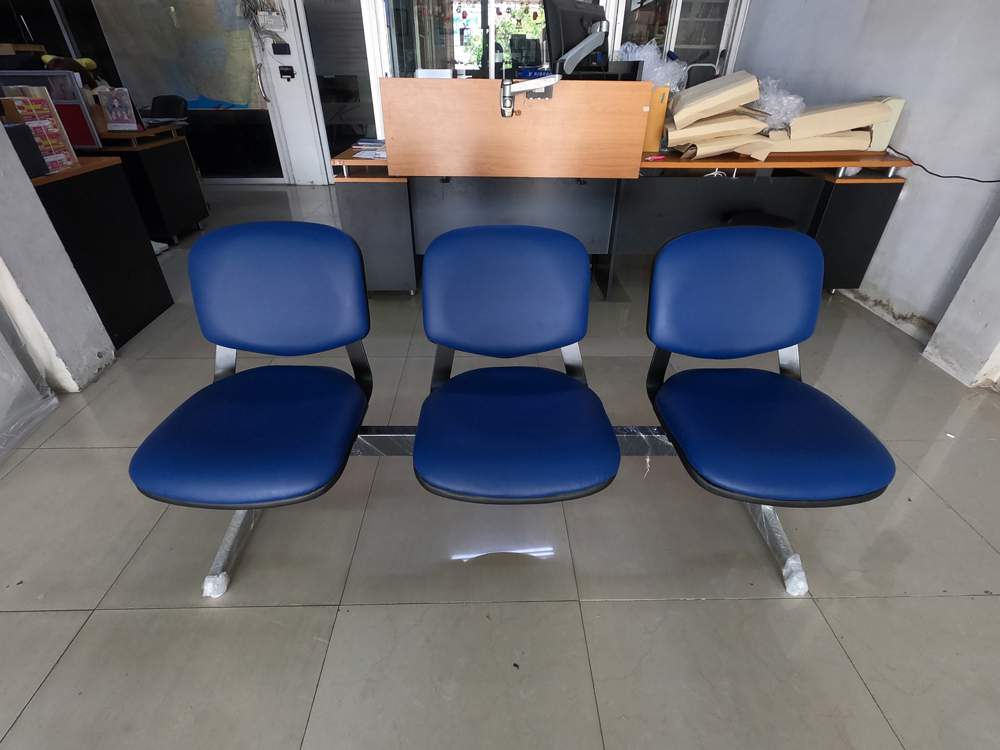 78022::CLP-903::A Lucky row chair for 3 people with aluminium alloy base and PVC leather/wool fabric seat. Dimension (WxDxH) cm : 163x57x81