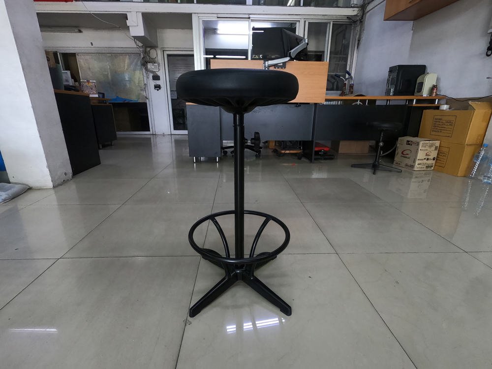 61049::CR-602::stool เก้าอี้บาร์ ปรับสูง-ต่ำด้วยสกรูล็อค หุ้มเบาะหนังPVC,หุ้มเบาะหนังPU,หุ้มเบาะผ้าฝ้าย ขาเหล็ก ไม่มีล้อ มีที่วางเท้า เก้าอี้สตูล asahi