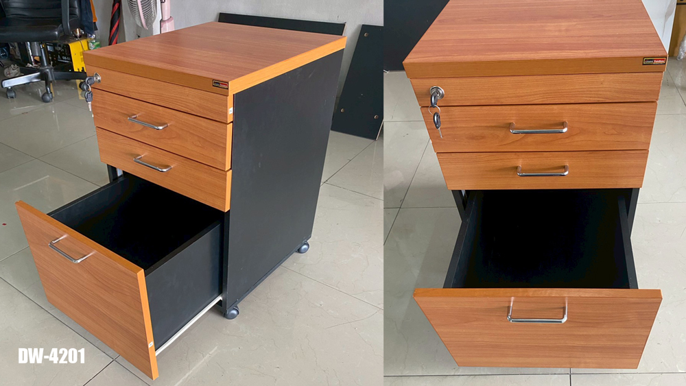 45071::DW-4201::ตู้เอกสาร3ลิ้นชัก ล้อเลื่อน สำหรับวางใต้โต๊ะทำงาน ขนาด 420x480x650 มม. สีดำเมเปิ้ล(BKMP),สีดำเชอร์รี่(BKCH),สีกราไฟท์โซลิด(GPSO) เอ็กซ์ซีเอฟ ตู้เอกสาร-สำนักงาน