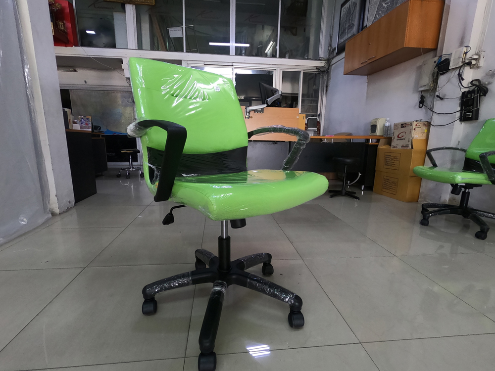33015::F10::A Forte executive chair with PVC/fabric seat, black steel base and gas-lift adjustable. 1-year guarantee Office Chairs