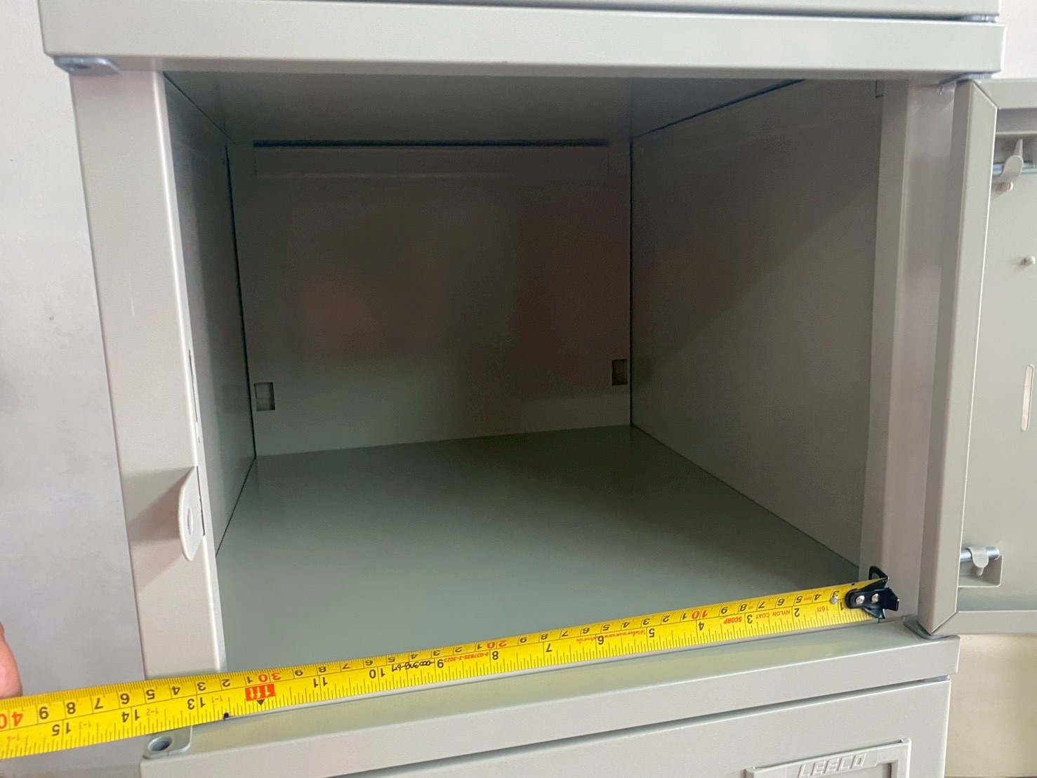 17077::LK-206::ตู้ล็อกเกอร์ 6 ประตู กุญแจพร้อมหูร้อย เหล็กหนา 0.6 มม. ขนาด W382xD470xH1830 มม. Knockdown ถอดประกอบได้ น้ำหนัก 32 kg ลีโก้ ตู้ล็อกเกอร์เหล็ก