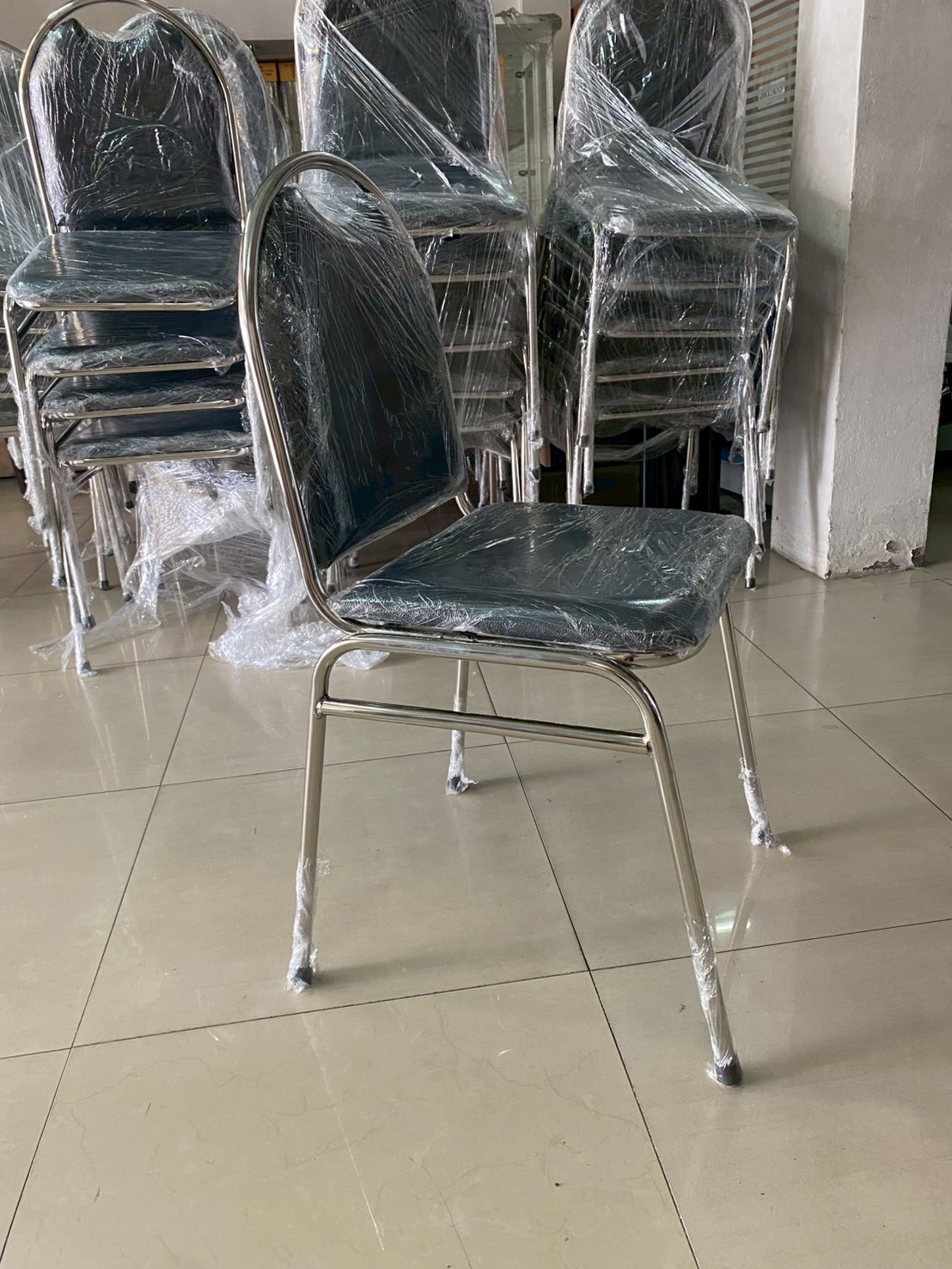 17048::SPD-5052A::เก้าอี้จัดเลี้ยง ขาสแตนเลส ขนาด ก500Xล520Xส930 มม. ที่นั่งกับพนักพิงหุ้มเบาะ ขาโครงท่อกลมสแตนเลส 3/4 นิ้ว เกรด 201 หนา 1 มม. เอสพีดี เก้าอี้สแตนเลส