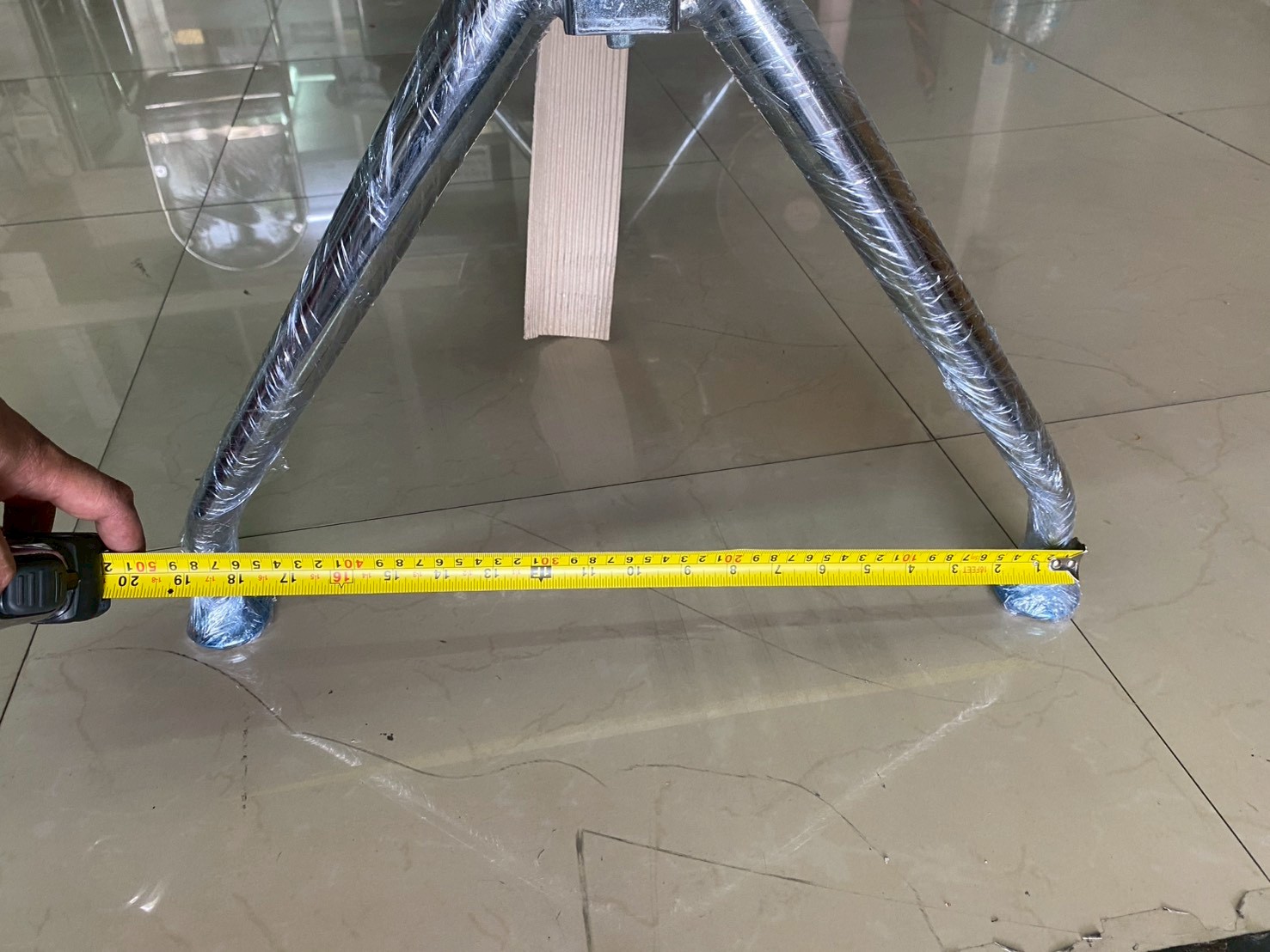 08067::VC-914::เก้าอี้แถวพักคอย แบบมีที่วางของ คานเหล็กพ่นสี ขาชุบโครเมี่ยม วีซี เก้าอี้พักคอย วีซี เก้าอี้พักคอย