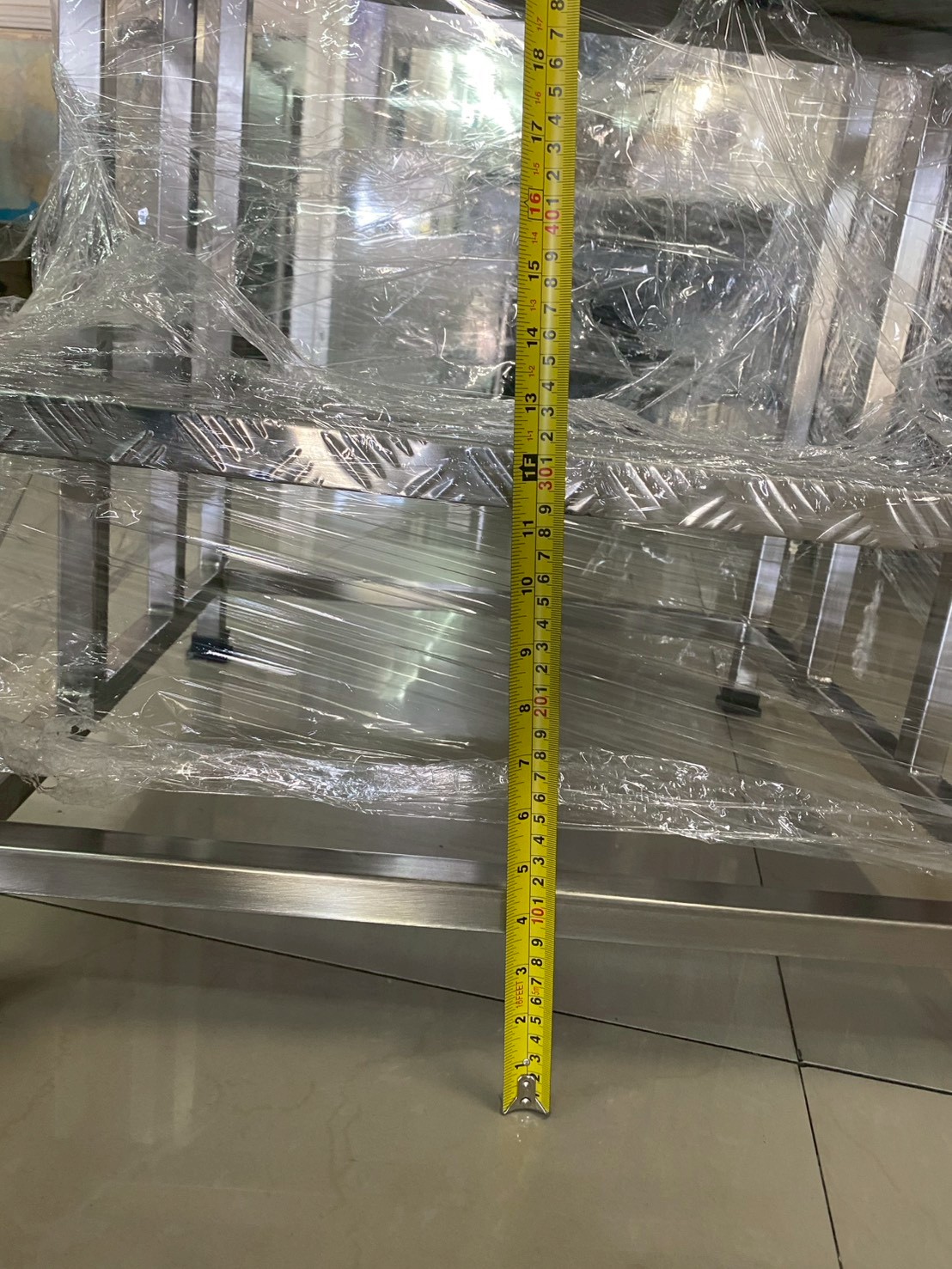 43075::SPD-690Z::บันไดสแตนเลส 3 ขั้น สแตนเลสเกรด 304 ทั้งตัว ขนาด ก600xล600xส900 มม. แผ่นชั้นตีนไก่หนา 3 มม. ขาขนาด 1"x1" หนา 1.2 มม. โครงสร้างทำจากสแตนเลสอย่างดี รองรับน้ำหนักได้มาก สินค้าไม่เป็นสนิม ขั้นบันไดมีร่องกันลื่น (ลายตีนไก่) เอสพีดี บันไดสแตนเลส 