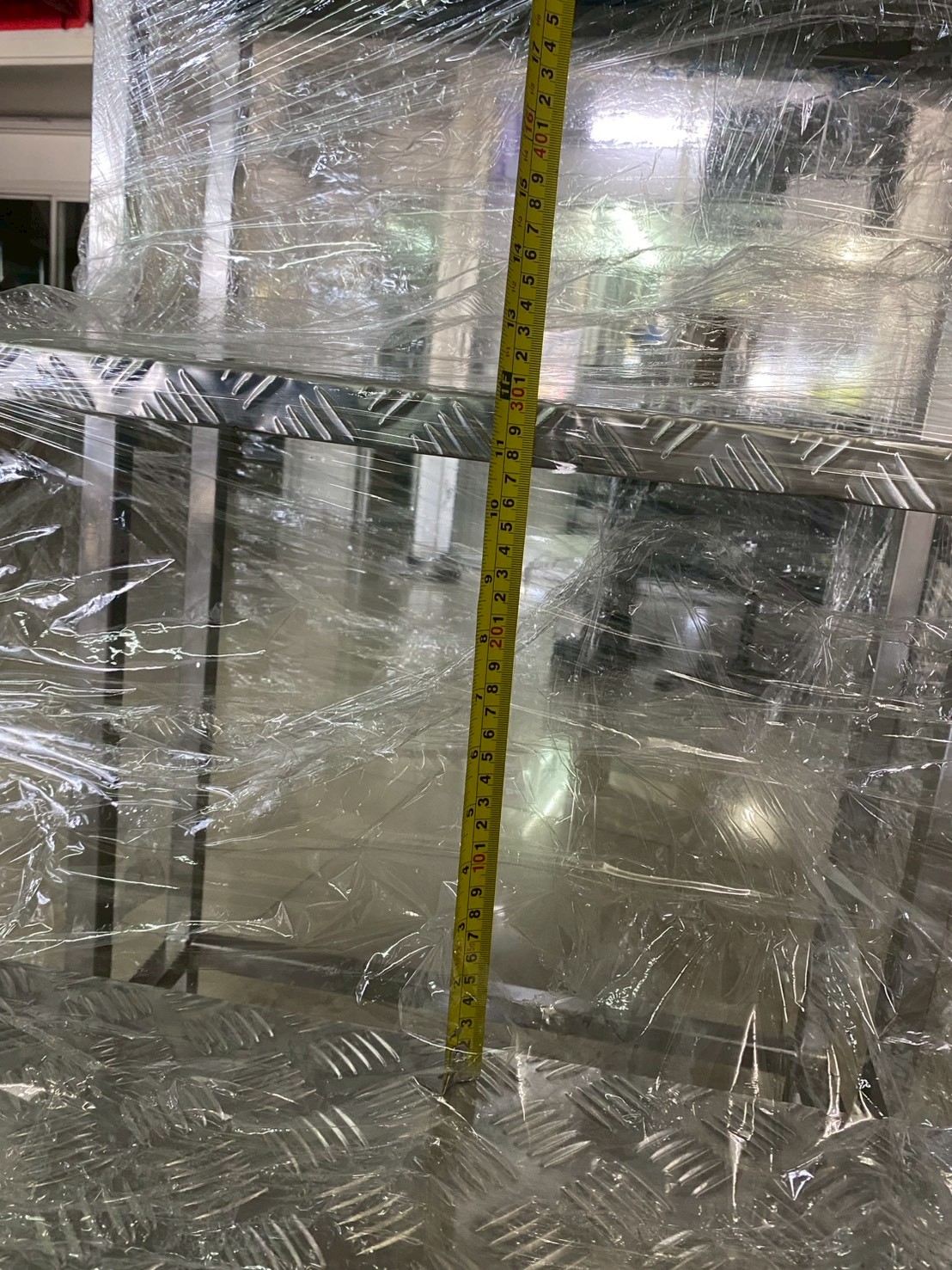 43075::SPD-690Z::บันไดสแตนเลส 3 ขั้น สแตนเลสเกรด 304 ทั้งตัว ขนาด ก600xล600xส900 มม. แผ่นชั้นตีนไก่หนา 3 มม. ขาขนาด 1"x1" หนา 1.2 มม. โครงสร้างทำจากสแตนเลสอย่างดี รองรับน้ำหนักได้มาก สินค้าไม่เป็นสนิม ขั้นบันไดมีร่องกันลื่น (ลายตีนไก่) เอสพีดี บันไดสแตนเลส 