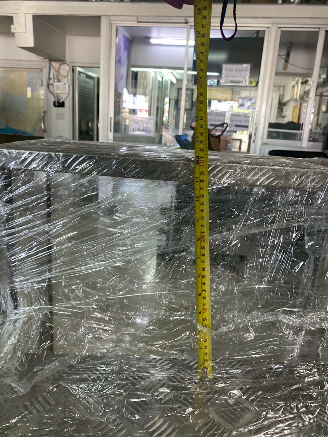 43075::SPD-690Z::บันไดสแตนเลส 3 ขั้น สแตนเลสเกรด 304 ทั้งตัว ขนาด ก600xล600xส900 มม. แผ่นชั้นตีนไก่หนา 3 มม. ขาขนาด 1"x1" หนา 1.2 มม. โครงสร้างทำจากสแตนเลสอย่างดี รองรับน้ำหนักได้มาก สินค้าไม่เป็นสนิม ขั้นบันไดมีร่องกันลื่น (ลายตีนไก่) เอสพีดี บันไดสแตนเลส 