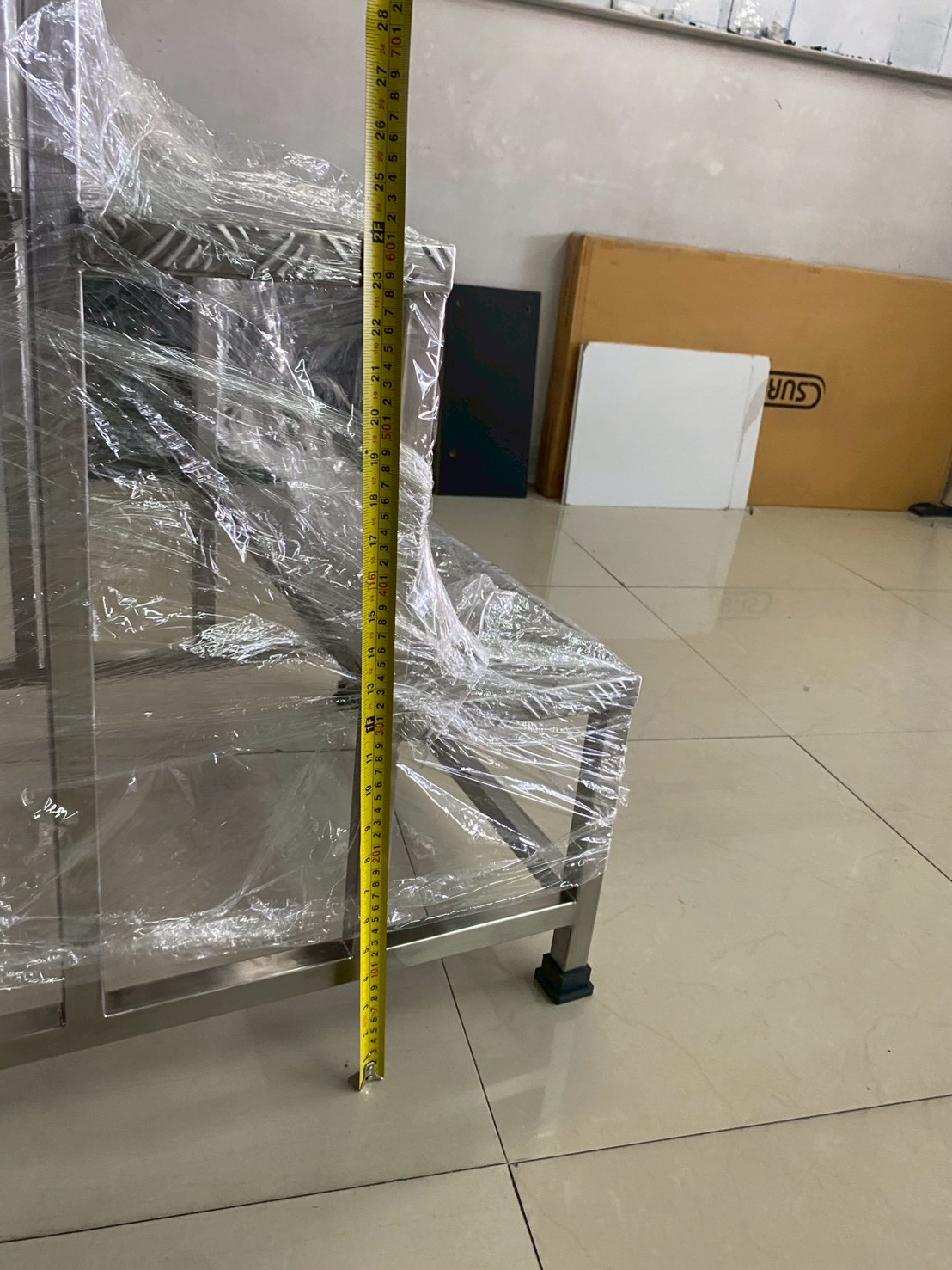 43075::SPD-690Z::บันไดสแตนเลส 3 ขั้น สแตนเลสเกรด 304 ทั้งตัว ขนาด ก600xล600xส900 มม. แผ่นชั้นตีนไก่หนา 3 มม. ขาขนาด 1"x1" หนา 1.2 มม. โครงสร้างทำจากสแตนเลสอย่างดี รองรับน้ำหนักได้มาก สินค้าไม่เป็นสนิม ขั้นบันไดมีร่องกันลื่น (ลายตีนไก่) เอสพีดี บันไดสแตนเลส 