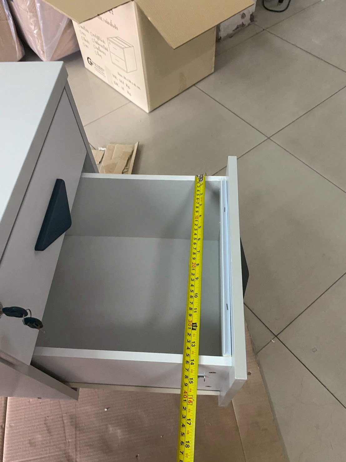 38021::ST-120B,ST-120B75,ST-150B,ST-150B75::โต๊ะทำงาน 2 ลิ้นชัก มีถาดวางคีย์บอร์ด ST-120B(ลึก60ซม.),ST-120B75(ลึก75ซม.),ST-150B(ลึก60ซม.),ST-150B75(ลึก75ซม.) สั่งเมลามินสีอื่นได้ ขนาดเป็นโดยประมาณ บีที โต๊ะสำนักงานเมลามิน