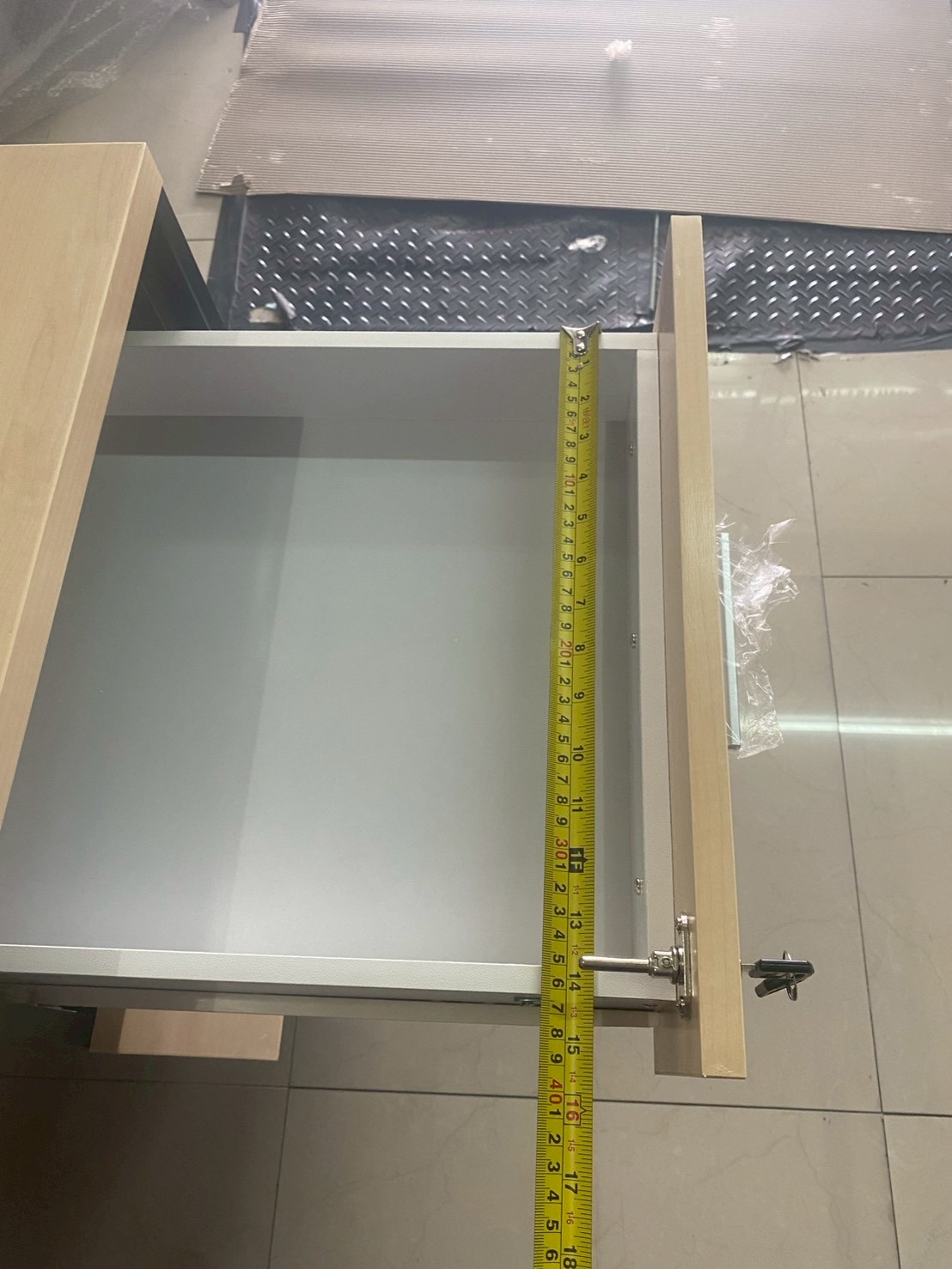 62027::VC-12080::โต๊ะทำงานผิวเมลามีน ขนาด ก1200xล800xส750 มม. แผ่นท็อปหนา 25 มม. ปิดขอบ PVC หนา 2 มม. แผ่นขา19 มม. ปิดขอบ PVC หนา 1 มม. ลิ้นชักกว้าง 42 ซม.  วีซี โต๊ะสำนักงานเมลามิน