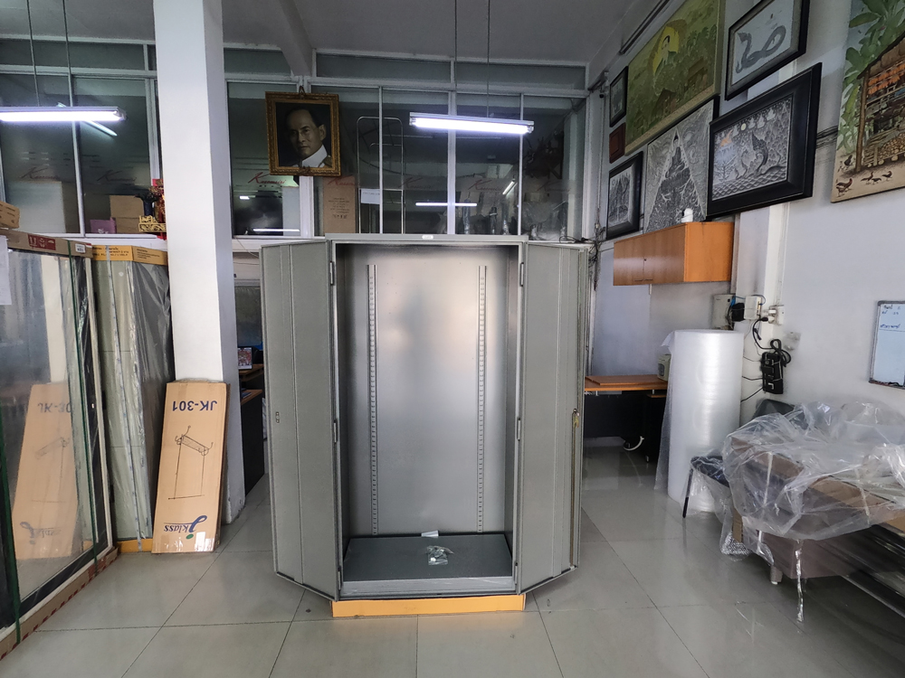 02083::LK-1::A Sure steel cabinet with double swing doors. Dimension (WxDxH) cm : 91.4x45.7x182.9 Metal Cabinets