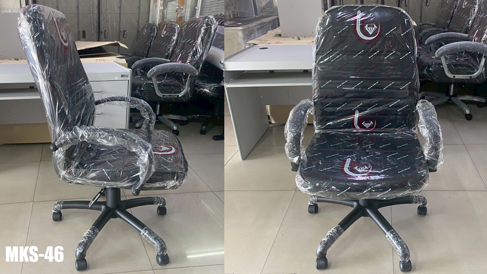 38035::MKS-46::An MKS office chair with PVC leather/cotton seat and gas-lift adjustable. Dimension (WxDxH) cm : 64x70x102
