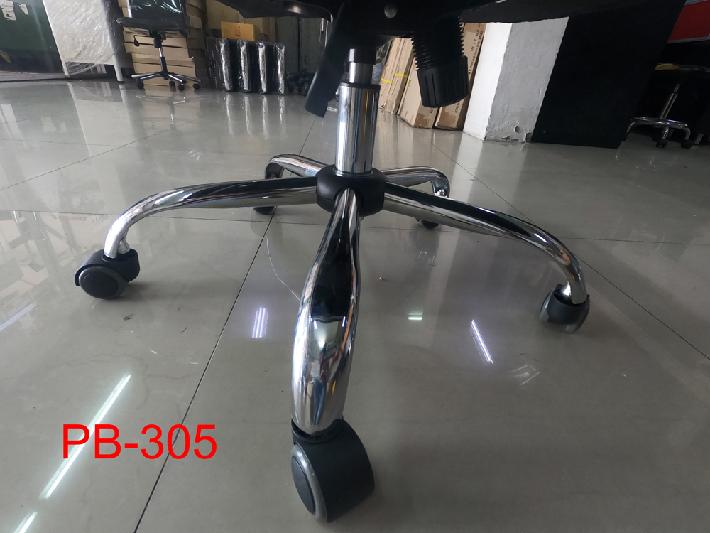 42440076::PB-305 (BASTIEN)::เก้าอี้ผู้บริหาร รุ่น BASTIEN ขนาด(กxลxส) 650x660x1090-1170 มม. โครงไม้ บุปองน้ำ หุ้มหนังเทียม PVC สีดำ ขาเหล็กชุปโครเมี่ยม พรีลูด เก้าอี้ผู้บริหาร พรีลูด เก้าอี้สำนักงาน (พนักพิงสูง)