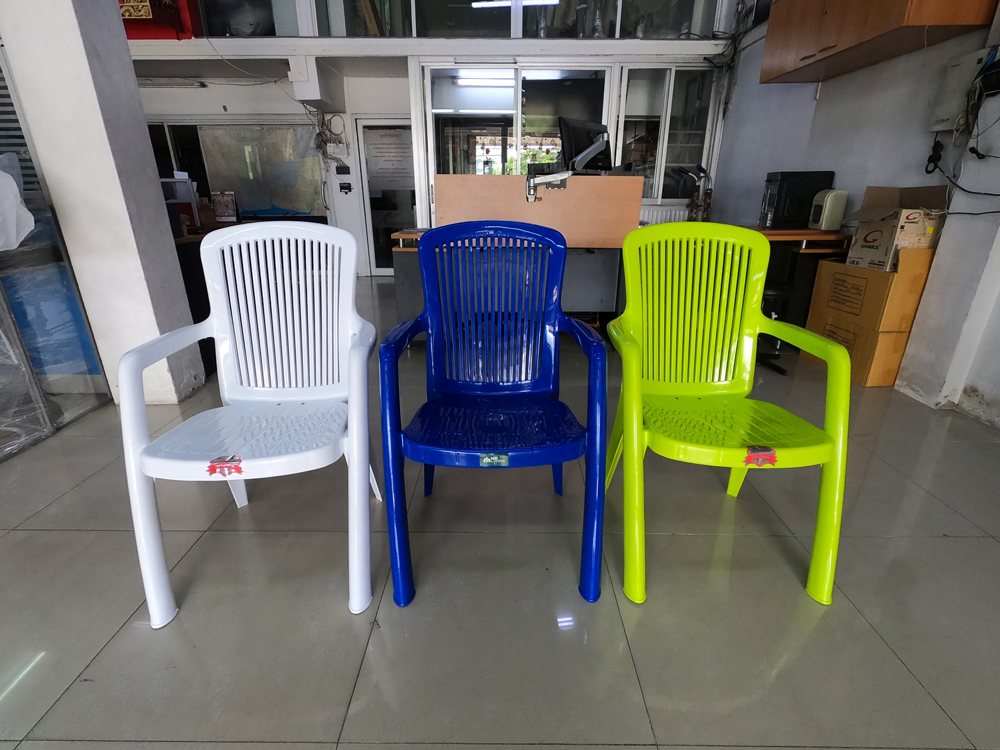 50024::PN9054::เก้าอี้พลาสติก เกรดพรีเมี่ยมอย่างดี มีที่ท้าวแขน แข็งแรง ทนทาน ขนาด ก570xล600xส900 มม. มี 8 สีให้เลือก ม่วง,ฟ้า,เขียว,เหลือง,ส้ม,ชมพู,น้ำตาล,เทา เก้าอี้พลาสติก ไพรโอเนีย ไพรโอเนีย เก้าอี้พลาสติก