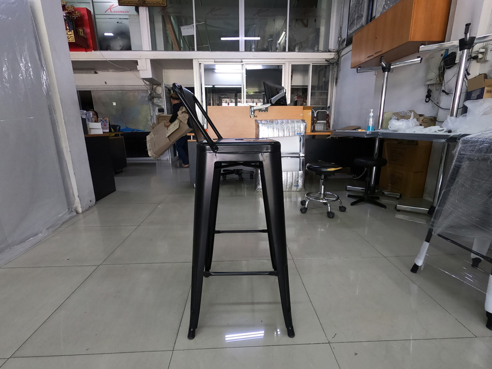24007::PN92131PC::- เก้าอี้บาร์เหล็ก มีพนักพิงเล็กน้อย พ่นสีอีพ็อกซี่
- เคลื่อนย้ายง่าย ทนทาน น้ำหนักเบา
- เหมาะกับการใช้งานภายในอาคาร ดีไซน์สวย เป็นแบบ industrial loft
- โครงเก้าอี้แข็งแรงใต้เก้าอี้มีเหล็กกากบาท ไพรโอเนีย เก้าอี้บาร์