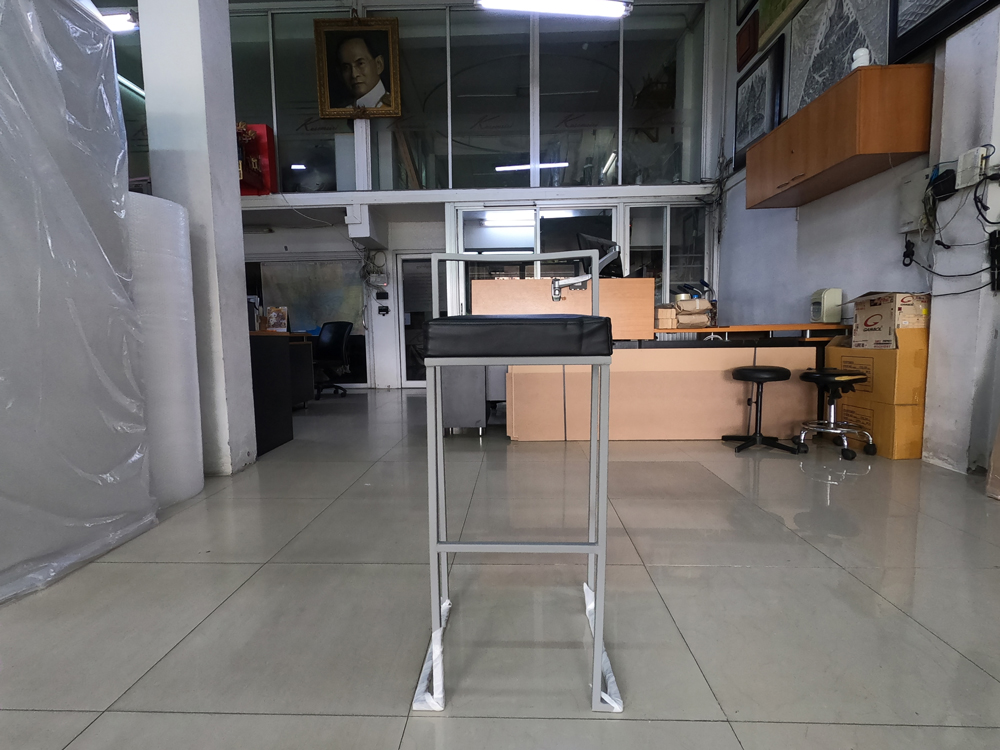 79050::PN92143PU::- เก้าอี้บาร์ สามารถรับน้ำหนักได้ 80 กิโลกรัม
- ใช้งานกับโต๊ะหรือเคาน์เตอร์ที่มีความสูง
- เก้าอี้บาร์เป็นโครงเหล็ก ที่นั่งเป็นเบาะPU
- ดีไซน์สวย แข็งแรงทนทาน ไพรโอเนีย เก้าอี้บาร์