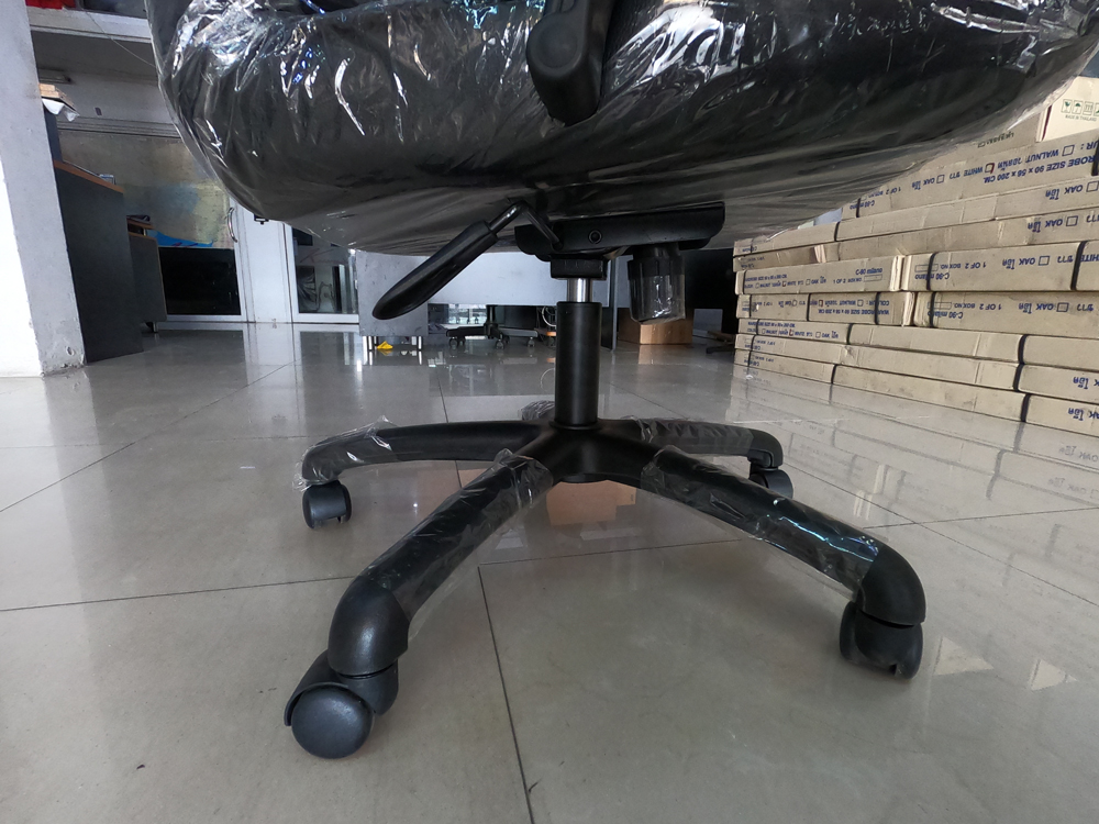 10032::SK018M-C::A Chawin office chair with PVC leather seat, tilting backrest and gas-lift adjustable. Dimension (WxDxH) cm : 62x57x100-110 CHAWIN Office Chairs