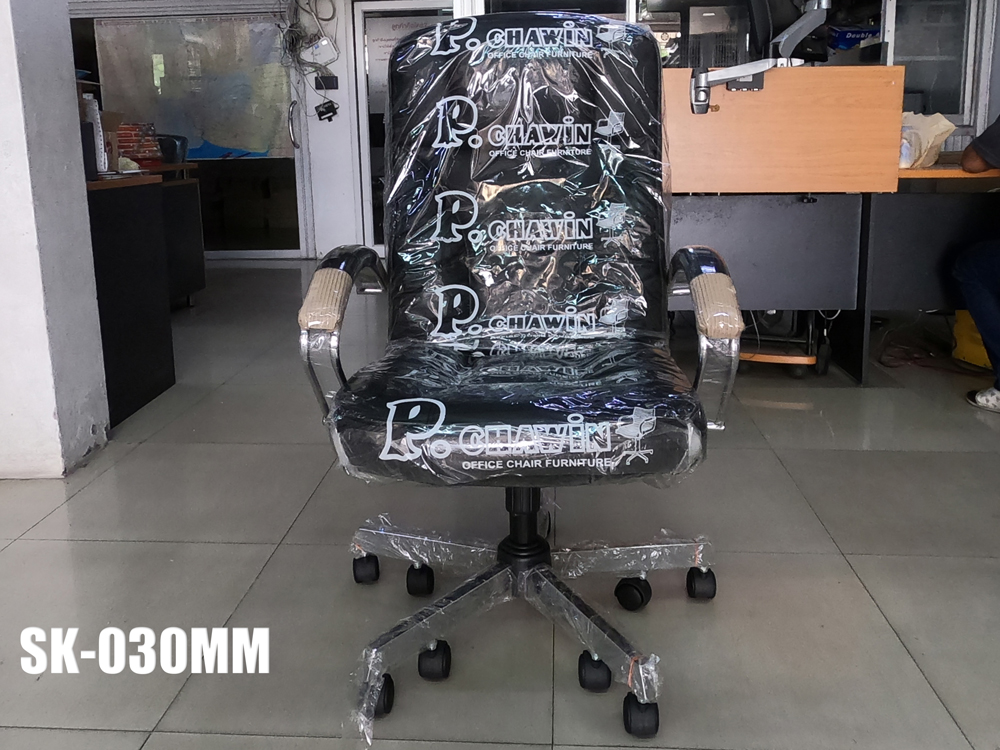 24053::SK-030MM(10ล้อ)::เก้าอี้สำนักงานพนักพิงกลาง SK-030MM(10ล้อ) แบบก้อนโยก ขนาด W66 x D65 x H105 cm. หนังPVCเลือกสีได้ ปรับสูงต่ำด้วยระบบโช็คแก๊ส ขาชุบโครเมี่ยม ชาร์วิน เก้าอี้สำนักงาน