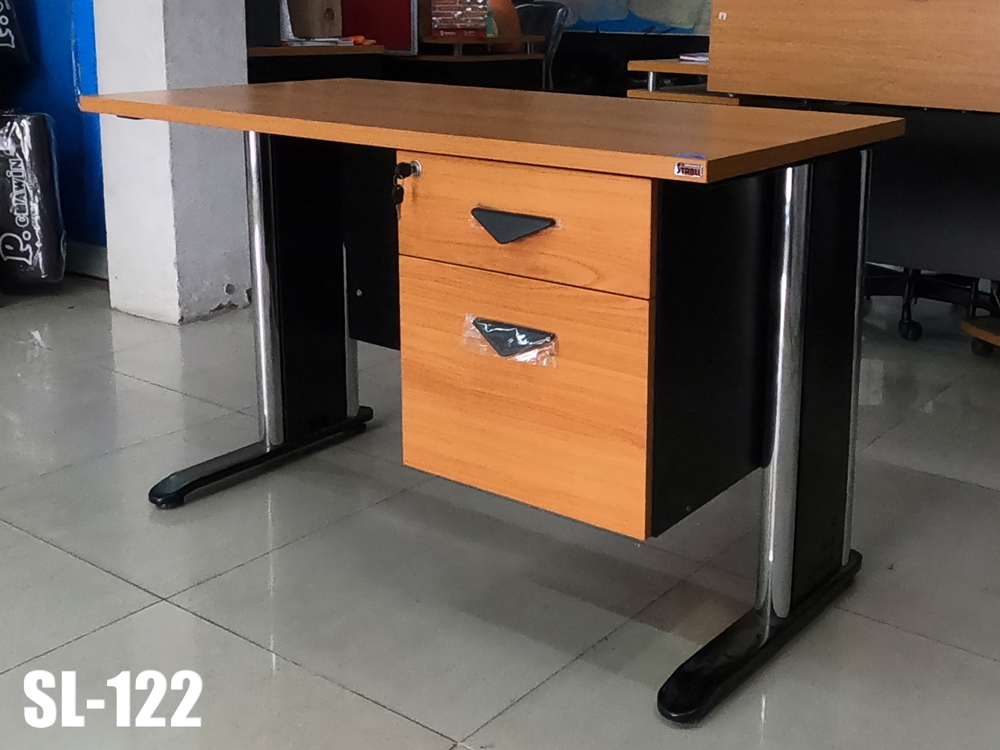 26007::SL-122,SL-122/75,SL-152,SL-152/75::โต๊ะคอมพิวเตอร์ขาโครเมี่ยม มีลิ้นชัก 2 ชั้น พร้อมกุญแจล็อค SL-122(โต๊ะ1.2ม.),SL-122/75(โต๊ะ1.2ม.ลึก75ซม.),SL-152(โต๊ะ1.5ม.),SL-152/75(โต๊ะ1.5ม.ลึก75ซม.) สอบถามผลิตหน้าโต๊ะเมลามินสีอื่นได้ เลือกสีขาโต๊ะ3(สีขาว,สีเทา,สีดำ) 

