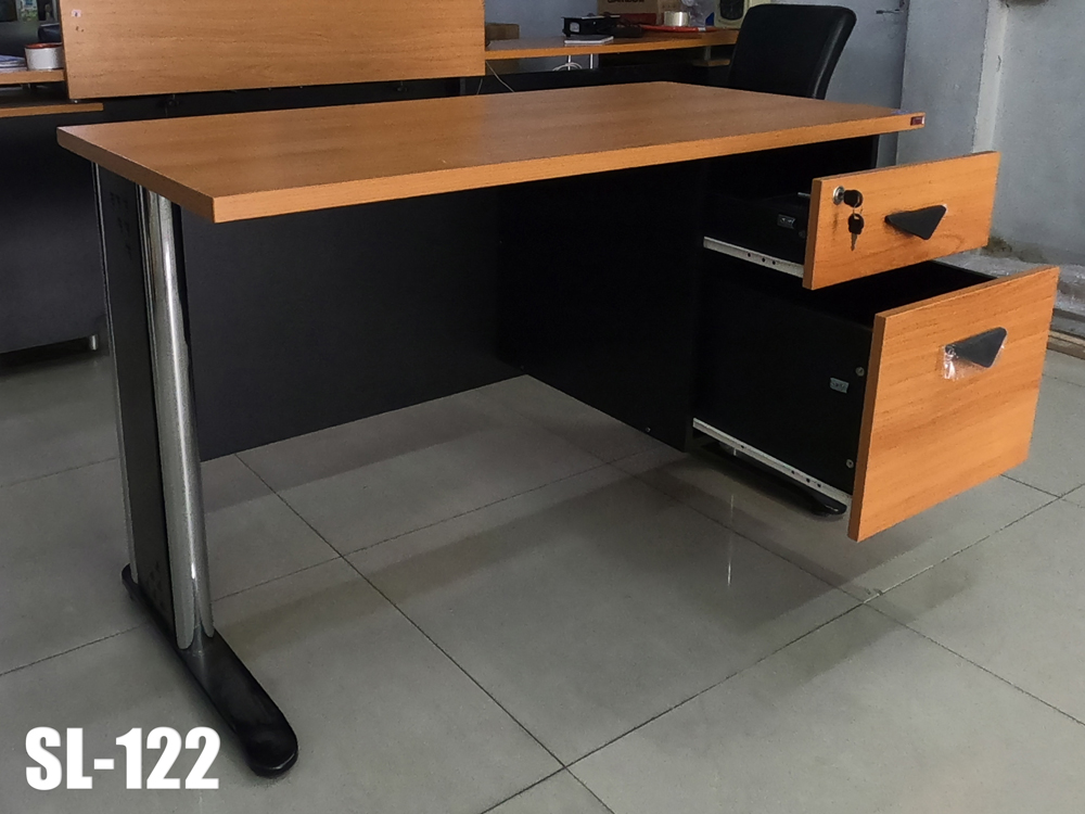 26007::SL-122,SL-122/75,SL-152,SL-152/75::โต๊ะคอมพิวเตอร์ขาโครเมี่ยม มีลิ้นชัก 2 ชั้น พร้อมกุญแจล็อค SL-122(โต๊ะ1.2ม.),SL-122/75(โต๊ะ1.2ม.ลึก75ซม.),SL-152(โต๊ะ1.5ม.),SL-152/75(โต๊ะ1.5ม.ลึก75ซม.) สอบถามผลิตหน้าโต๊ะเมลามินสีอื่นได้ เลือกสีขาโต๊ะ3(สีขาว,สีเทา,สีดำ) 

