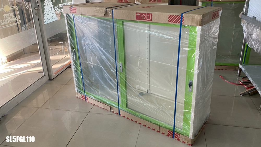 63047::SL5FGL110::ตู้เอกสารบานเลื่อนกระจก ขนาด 5 ฟุต สูง 110 ซม. ขนาด ก1500xล460xส1100มม. พร้อมแผ่นชั้นปรับระดับ 2 แผ่น ขนาด สามารถเลือกได้ทั้งสีมาตรฐานและสีสันพิเศษ ตู้เอกสารเหล็กElegant