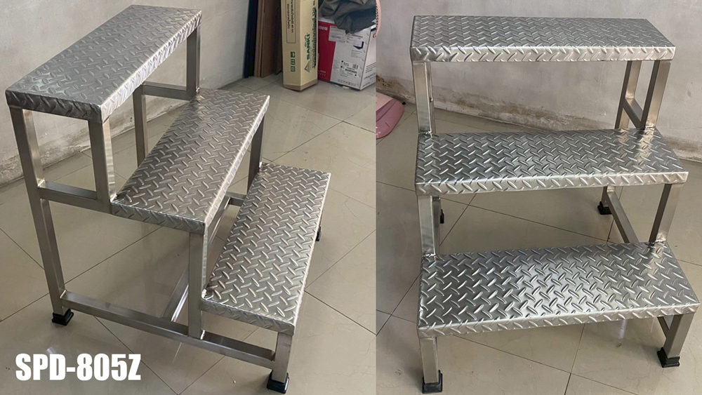 59093::SPD-805Z::บันไดสแตนเลส 3 ขั้น สแตนเลสเกรด 304 ทั้งตัว ขนาด ก750xล750xส800 มม. แผ่นชั้นตีนไก่หนา 3 มม. ขาขนาด 1.1/2"×1.1/2" หนา 2 มม. โครงสร้างทำจากสแตนเลสอย่างดี รองรับน้ำหนักได้มาก สินค้าไม่เป็นสนิม ขั้นบันไดมีร่องกันลื่น (เหล็กลายตีนไก่) เอสพีดี บันไดสแตนเลส 