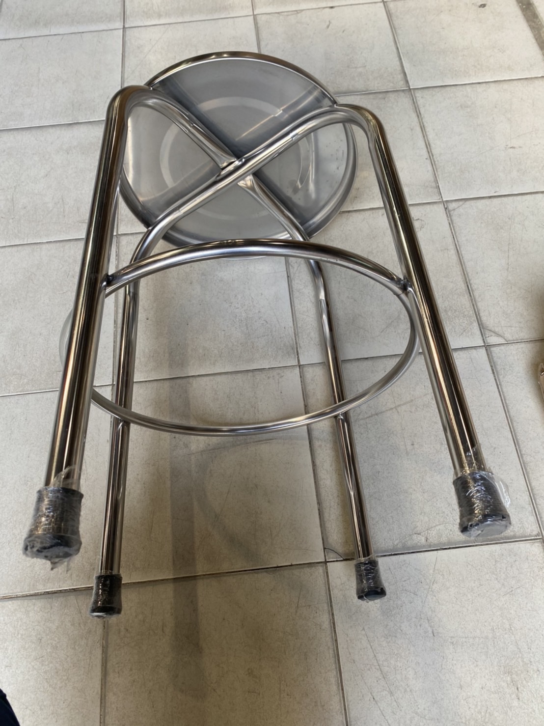 25045::JK-112R::เก้าอี้สแตนเลสกลมหน้าเรียบใหญ่ ขนาด 350X350X490 มม. เพิ่มความแข็งแรงด้วยห่วงล็อกขา
