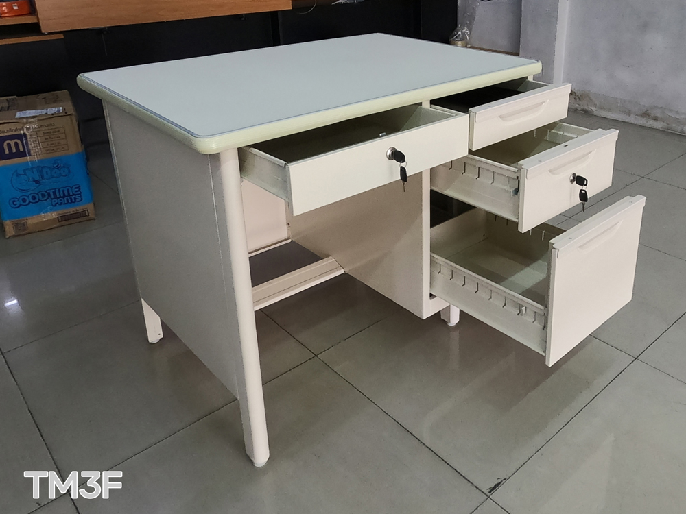 56087::TM3F::โต๊ะทำงานเหล็ก 3 ฟุต พร้อมลิ้นชัก กุญแจล็อก ขนาด ก928xล670xส753 มม. 
(สีธรรมดา+สีสัน(สีเทา,สีครีม,น้ำเงิน,เขียว,ส้ม),สีล้วน,สีพิเศษ(ม่วง,แดง,ฟ้า,ชมพู,เหลือง),สีพิเศษล้วน)โต๊ะเหล็ก Elegant อีลิแกนต์