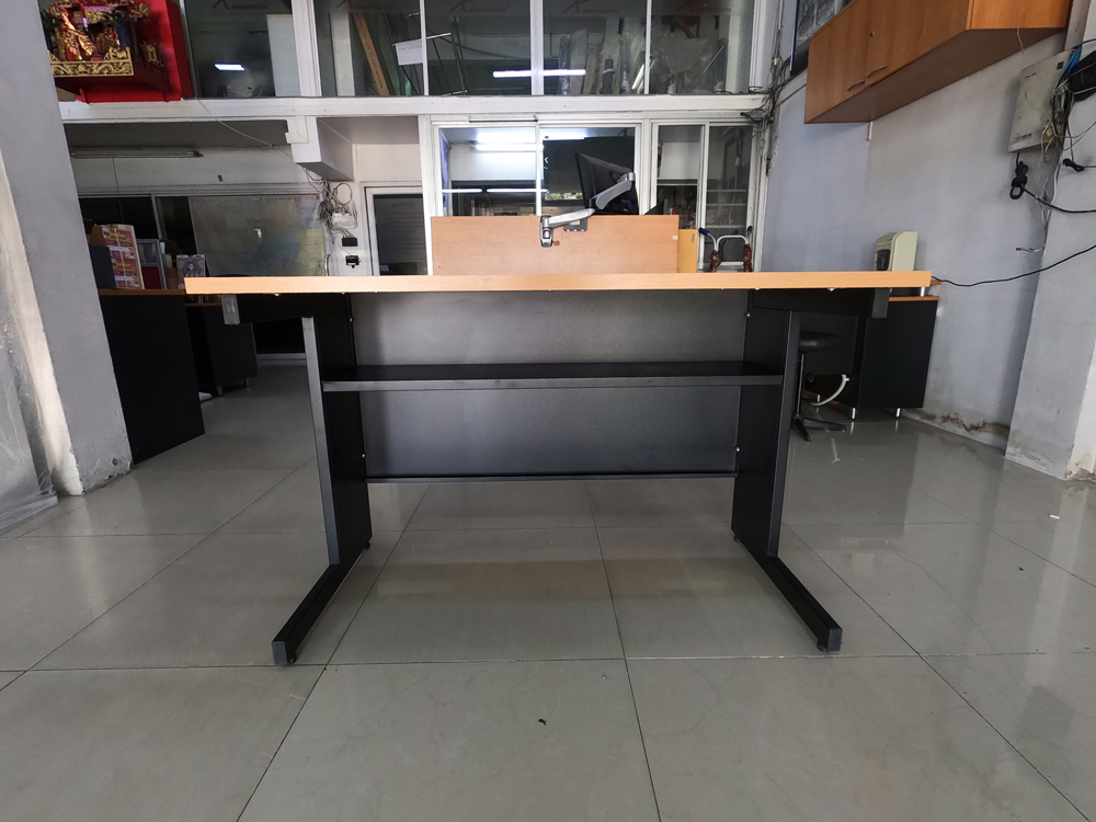 41089::TMM-1-2-3::A NAT conference table with melamine laminated topboard. Dimension (WxDxH) cm : 119.7x60x75/152.5x60x75/182.5x60x75
