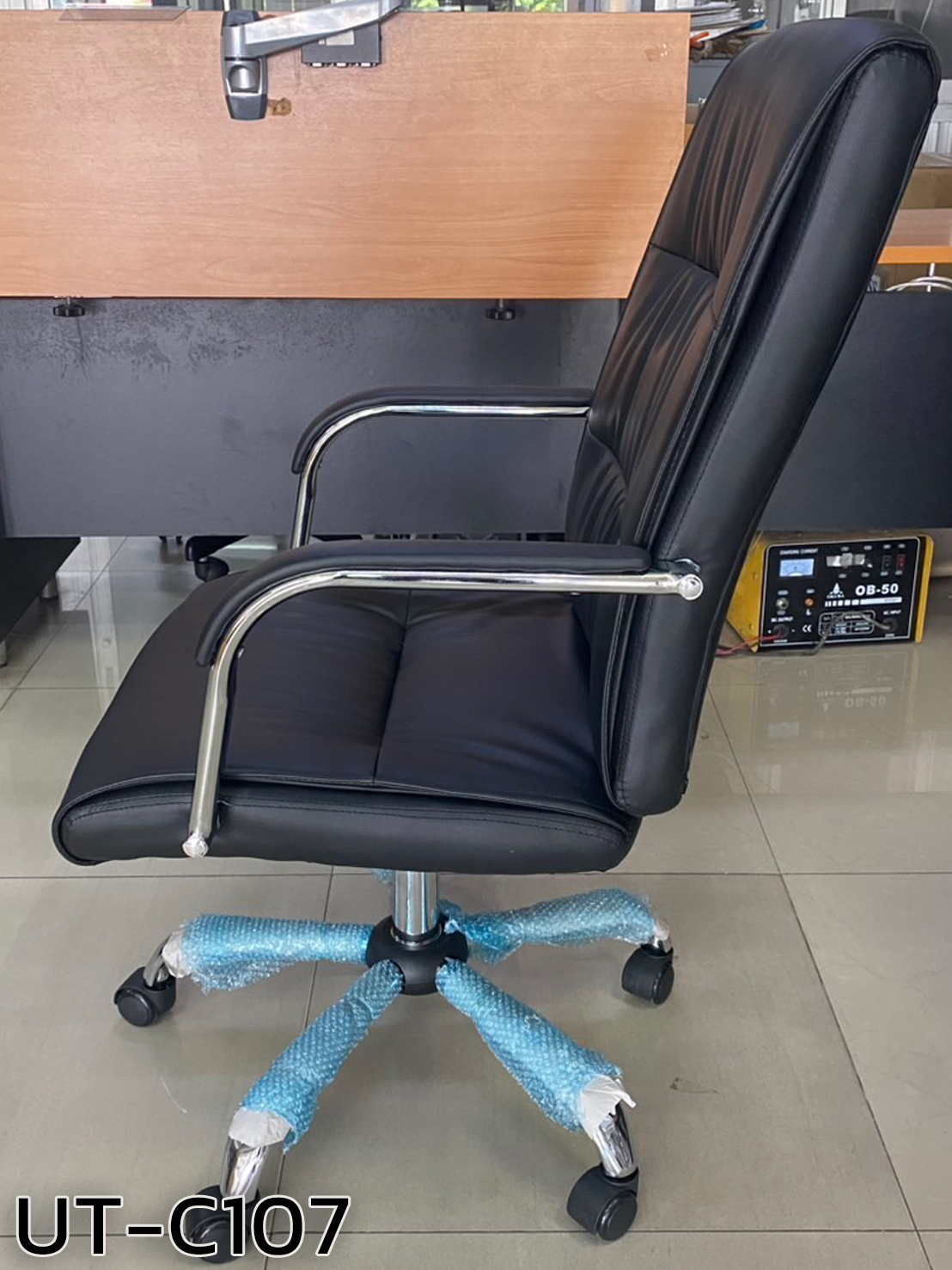 96053::UT-C107::เก้าอี้สำนักงาน ขาชุบ แขนชุบ CL เก้าอี้พักคอย CL เก้าอี้พักคอย