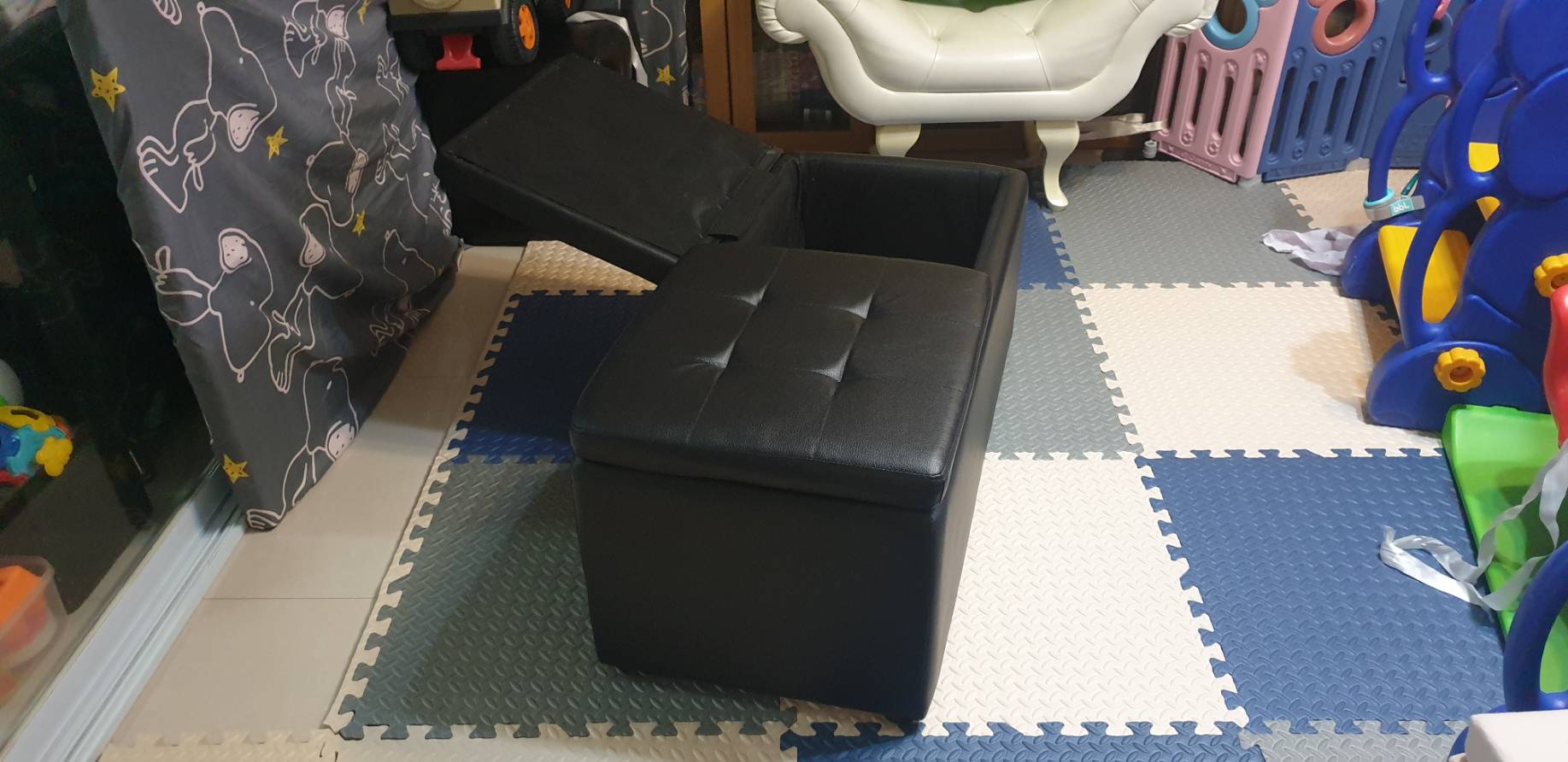 41052::CHESS-100::An Itoki stool with PVC leather/cotton seat. Dimension (WxDxH) cm : 100x43x43