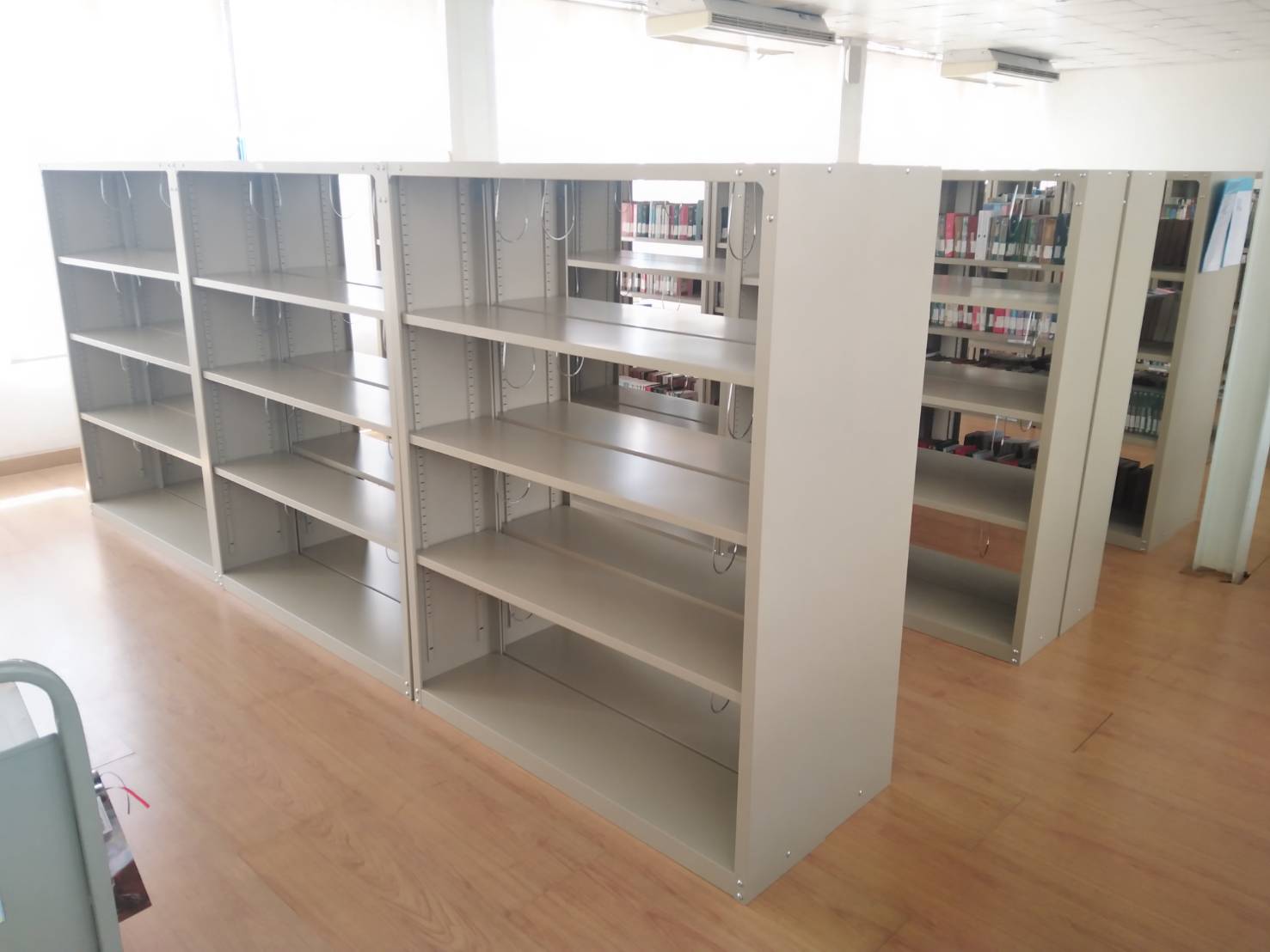 89031::S-504-S-204::A Lucky metal book shelves with adjustable shelves. Dimension (WxDxH) cm : 121.9x30.5x152.7/121.9x30.5x91.8  LUCKY Steel Book Shelves