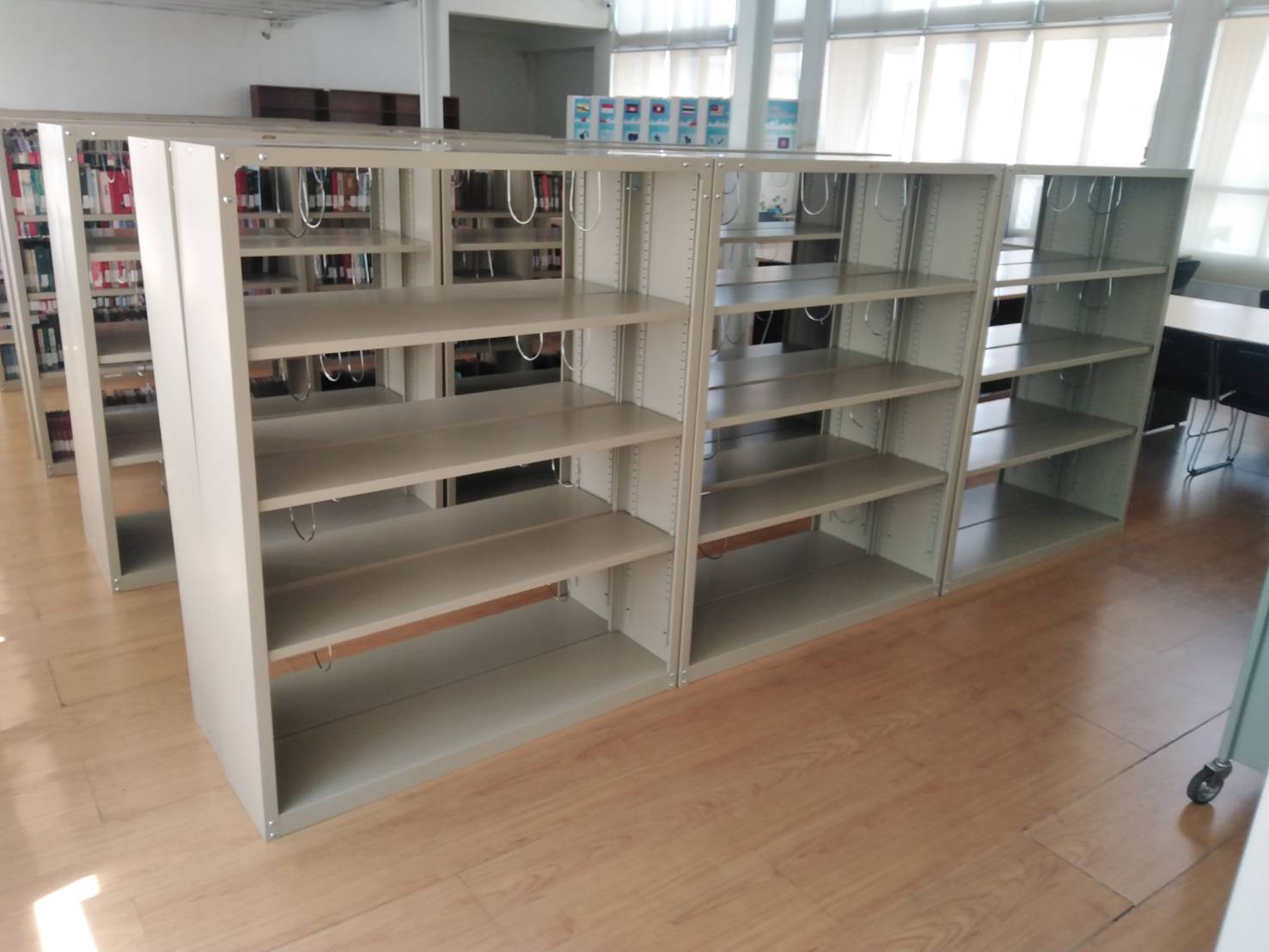 89031::S-504-S-204::A Lucky metal book shelves with adjustable shelves. Dimension (WxDxH) cm : 121.9x30.5x152.7/121.9x30.5x91.8  LUCKY Steel Book Shelves