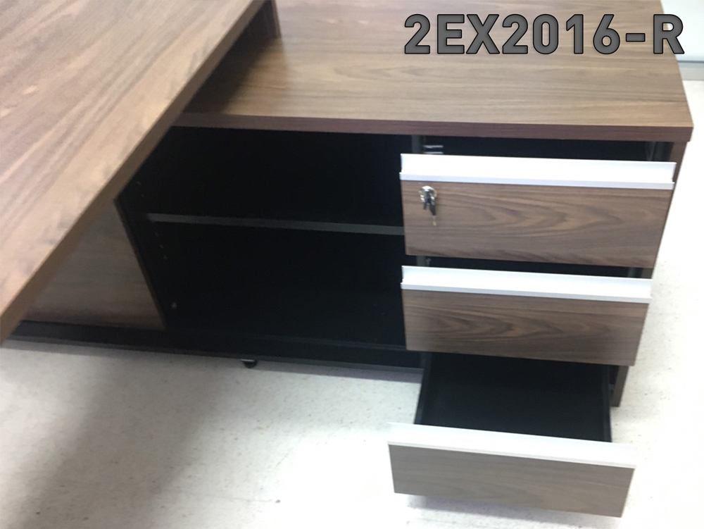12027::2EX2016R R/L::โต๊ะทำงาน200ซม. พร้อมตู้ข้าง เลือกตู้ข้างซ้ายหรือขวา ขนาด W2000xD1600xH750 มม. สีมอคค่าสลับดำ,สีไวท์วูดสลับดำ โม-เทค ชุดโต๊ะผู้บริหาร