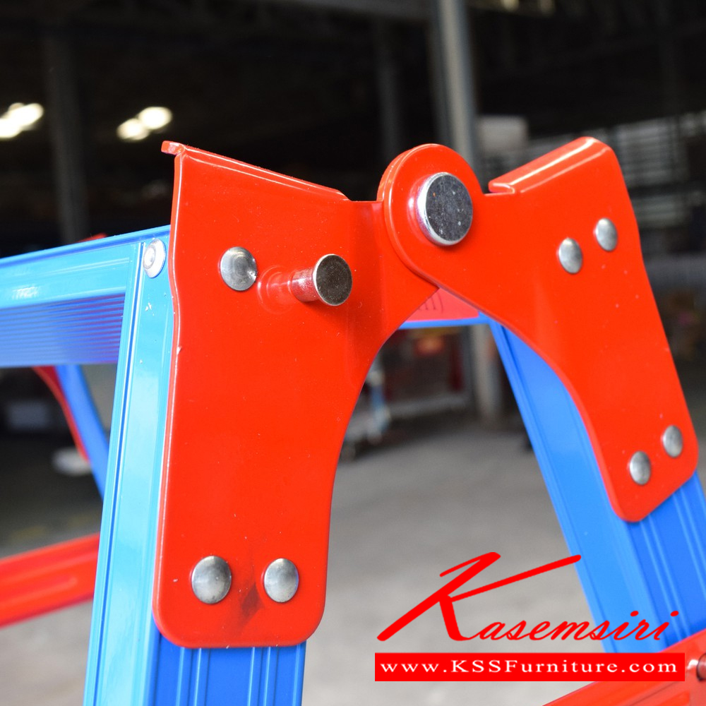 83067::LD-TK08::A Sanki aluminium 2-way ladder with 8 feet tall can be adjusted for extension.  