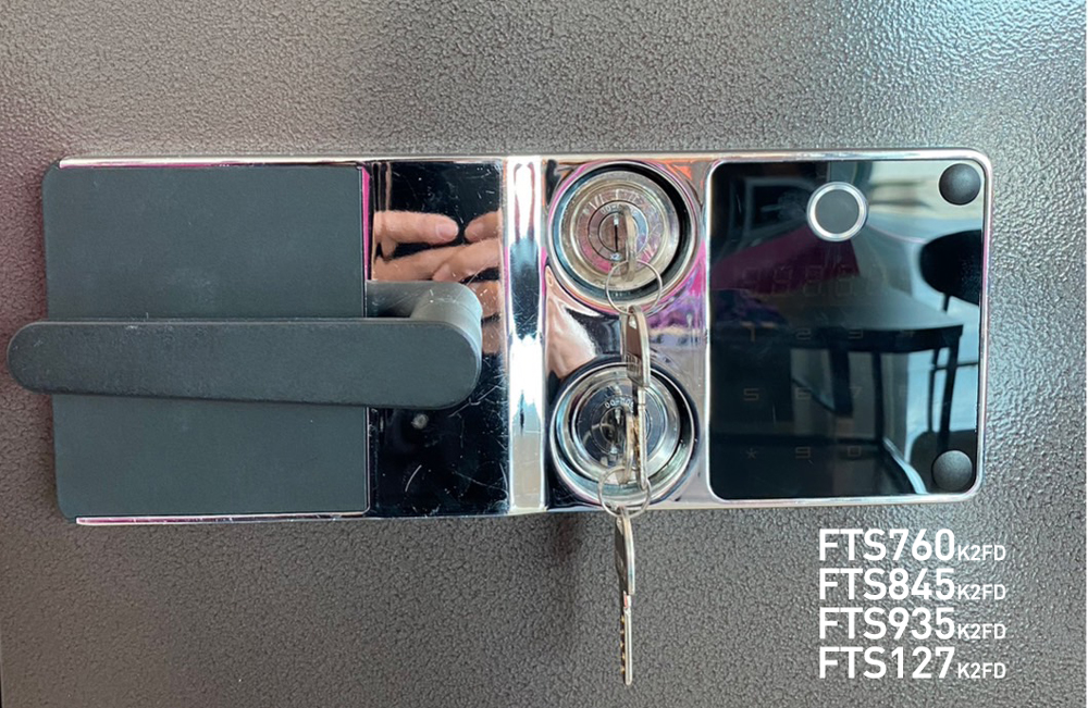 274253625::FTS845K2FD::*ไม่รวมจัดส่ง*ตู้เซฟสแกนนิ้วมือ กล่องถ่านอยู่ภายนอก มอก. ตู้นิรภัยชนิดกันไฟ น้ำหนัก 168 KG. เปิด-ปิดด้วยกุญแจ2ดอกพร้อมกัน กดปุ่มดิจิตอล ป้องกันการปลอมแปลงกุญแจ ขนาดภายในตู้เซฟ ก590xล551xส845 มม. ขนาดภายนอกตู้เซฟ ก450xล355xส630 มม. สีRBW,สีBKRB ไทโย ตู้เซฟ ไทโย ตู้เซฟ