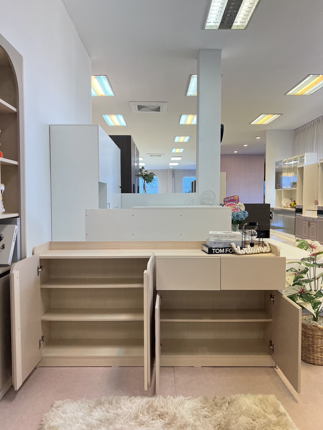 69002::PCS-164::ตู้คอลโซล ตู้อเนกประสงค์ 160 ซม. ขนาด w160xd30xh80 ซม. spec : PU/MELAMINE(E1) ไอเวอรี่/เบจ,ขาว(วู้ดลิฟ)ลินิน CURVA Collection เอ็กซ์ซีเอฟ ตู้อเนกประสงค์